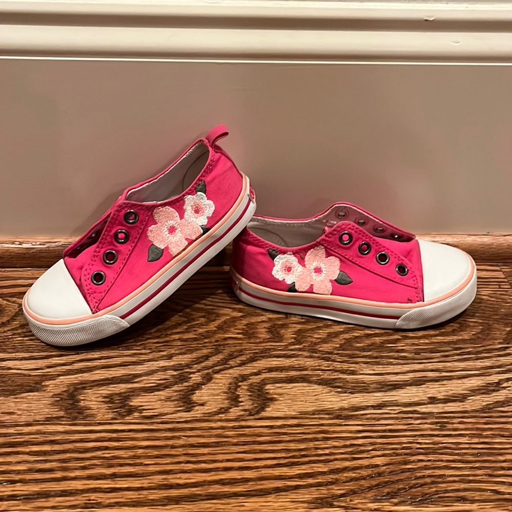 🌸Toddler Girls Embroidered Sneakers 🌸